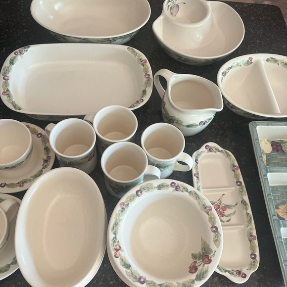 Set of 2 Pfaltzgraff Jamberry Oval Serving Bowls 8”x5”x 2” Stoneware USA made - Picture 12 of 13